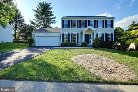 Exterior - 813 Pointer Ridge Dr, Gaithersburg, MD 20878 photo 8 of 8