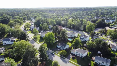 View/Area - 813 Pointer Ridge Dr, Gaithersburg, MD 20878 photo 3 of 5