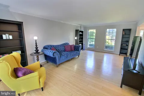 Living - 813 Pointer Ridge Dr, Gaithersburg, MD 20878 photo 2 of 4