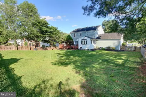 Exterior - 813 Pointer Ridge Dr, Gaithersburg, MD 20878 photo 6 of 8