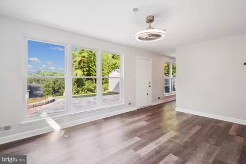 Living - 12812 Crisfield Rd, Silver Spring, MD 20906 photo 4 of 11
