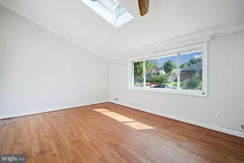 Living - 12812 Crisfield Rd, Silver Spring, MD 20906 photo 8 of 11