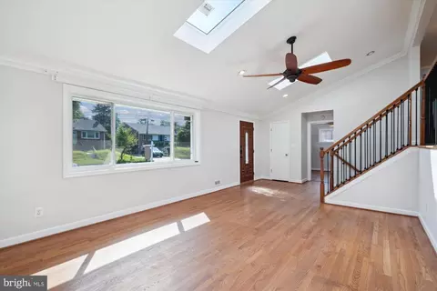 Living - 12812 Crisfield Rd, Silver Spring, MD 20906 photo 9 of 11