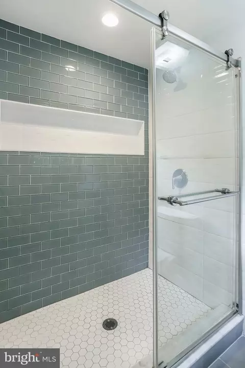 Bath - 13704 Beret Pl, Silver Spring, MD 20906 photo 6 of 6