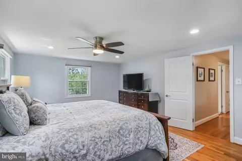 Bedroom - 13704 Beret Pl, Silver Spring, MD 20906 photo 7 of 9