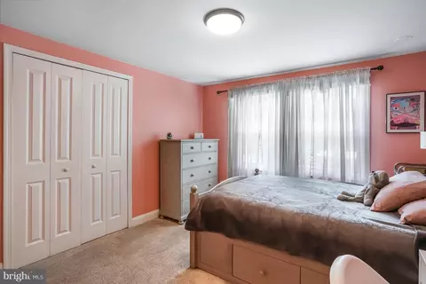 Bedroom - 13704 Beret Pl, Silver Spring, MD 20906 photo 4 of 9