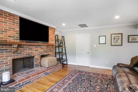 Living - 13704 Beret Pl, Silver Spring, MD 20906 photo 3 of 5