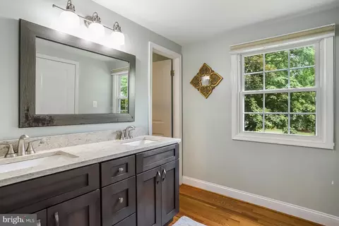 Bath - 13704 Beret Pl, Silver Spring, MD 20906 photo 4 of 6