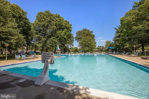 Exterior - 13704 Beret Pl, Silver Spring, MD 20906 photo 16 of 17