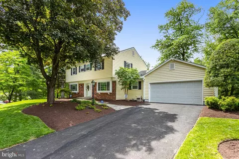 Exterior - 13704 Beret Pl, Silver Spring, MD 20906 photo 4 of 17