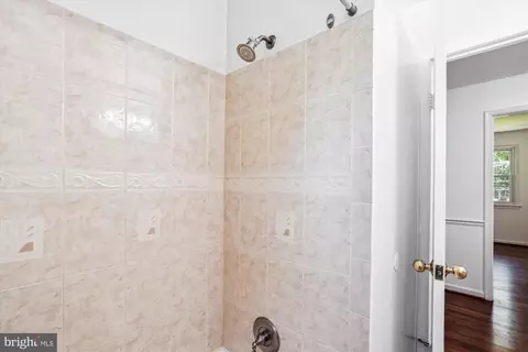 Bath - 2445 Parallel Ln, Silver Spring, MD 20904 photo 3 of 3