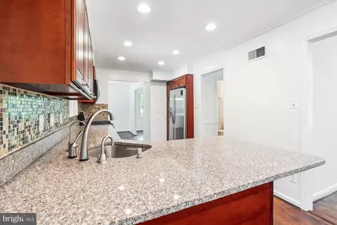 Kitchen - 2445 Parallel Ln, Silver Spring, MD 20904 photo 3 of 4