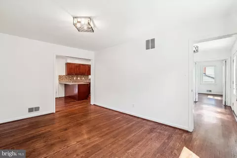 Entry Way - 2445 Parallel Ln, Silver Spring, MD 20904 photo 4 of 8