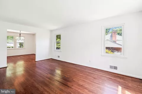 Living - 2445 Parallel Ln, Silver Spring, MD 20904 photo 6 of 9