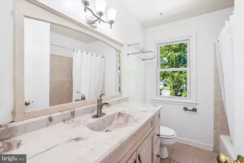 Bath - 2445 Parallel Ln, Silver Spring, MD 20904 photo 2 of 3