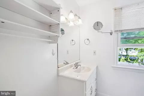 Bath - 2445 Parallel Ln, Silver Spring, MD 20904 photo 1 of 3