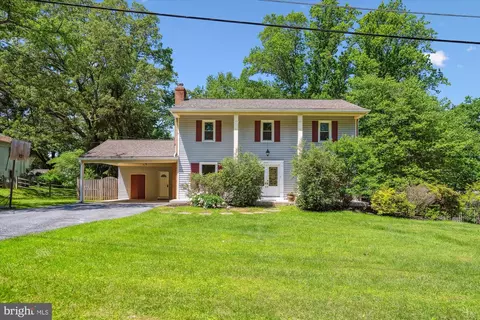 2445 Parallel Ln, Silver Spring, MD 20904