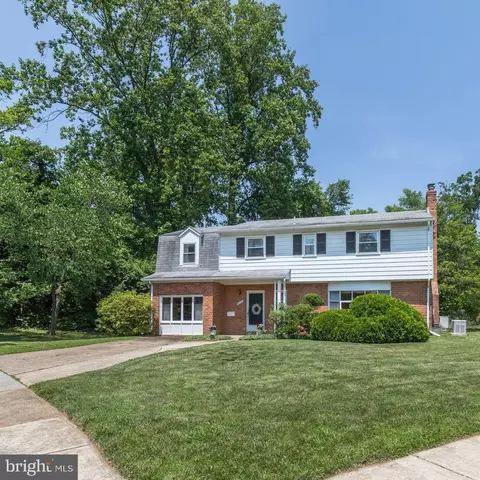 6115 Lone Oak Dr, Bethesda, MD 20817