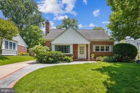 9911 Thornwood Rd, Kensington, MD 20895