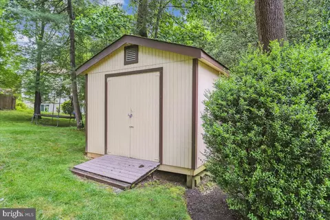 Exterior - 12810 Stonecrest Dr, Silver Spring, MD 20904 photo 2 of 3