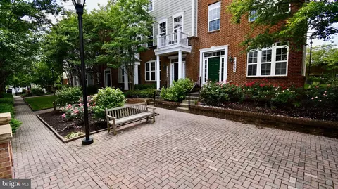Exterior - 11665 Leesborough Cir, Silver Spring, MD 20902 photo 11 of 12