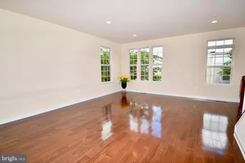 Living - 11665 Leesborough Cir, Silver Spring, MD 20902 photo 5 of 8