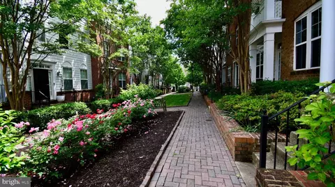 Exterior - 11665 Leesborough Cir, Silver Spring, MD 20902 photo 4 of 12