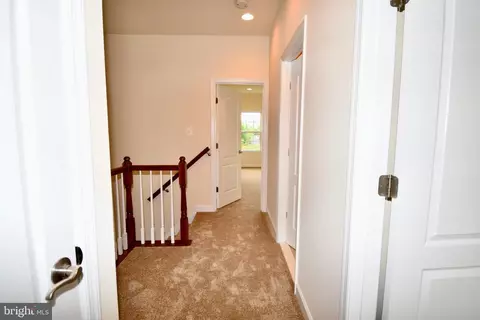 Entry Way - 11665 Leesborough Cir, Silver Spring, MD 20902 photo 5 of 10