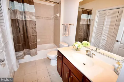 Bath - 11665 Leesborough Cir, Silver Spring, MD 20902 photo 3 of 6