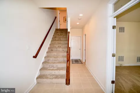 Entry Way - 11665 Leesborough Cir, Silver Spring, MD 20902 photo 9 of 10