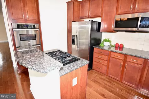 Kitchen - 11665 Leesborough Cir, Silver Spring, MD 20902 photo 7 of 11