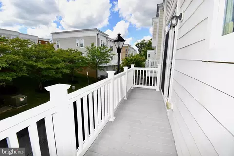 Exterior - 11665 Leesborough Cir, Silver Spring, MD 20902 photo 8 of 12