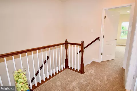 Entry Way - 11665 Leesborough Cir, Silver Spring, MD 20902 photo 4 of 10
