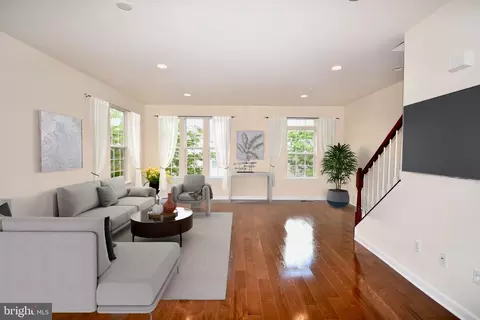 Living - 11665 Leesborough Cir, Silver Spring, MD 20902 photo 6 of 8