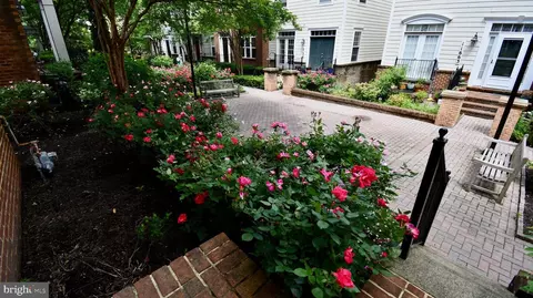 Exterior - 11665 Leesborough Cir, Silver Spring, MD 20902 photo 2 of 12