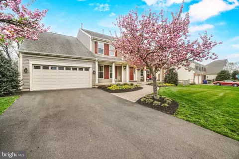 Exterior - 19712 Selby Ave, Poolesville, MD 20837 photo 9 of 21