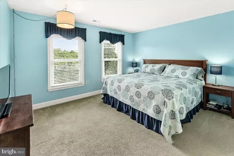 Bedroom - 19712 Selby Ave, Poolesville, MD 20837 photo 3 of 10