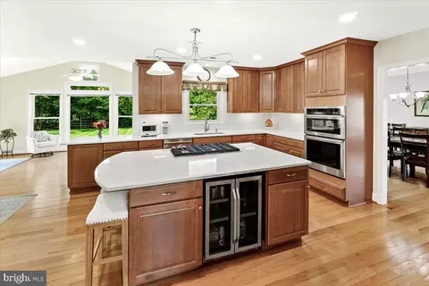 Kitchen - 19712 Selby Ave, Poolesville, MD 20837 photo 3 of 4