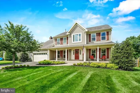 Exterior - 19712 Selby Ave, Poolesville, MD 20837 photo 4 of 21