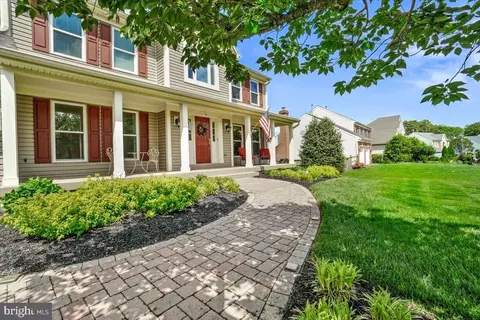 Exterior - 19712 Selby Ave, Poolesville, MD 20837 photo 3 of 21