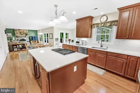 Kitchen - 19712 Selby Ave, Poolesville, MD 20837 photo 1 of 4