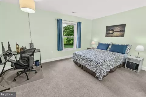 Bedroom - 19712 Selby Ave, Poolesville, MD 20837 photo 5 of 10