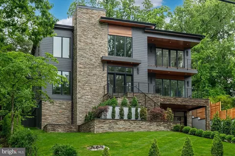 5313 Iroquois Rd, Bethesda, MD 20816