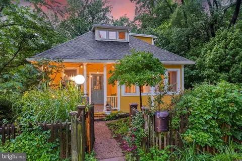 15 Jefferson Ave, Takoma Park, MD 20912