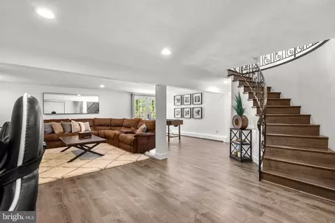 Entry Way - 2302 Solmar Dr, Silver Spring, MD 20904 photo 3 of 4