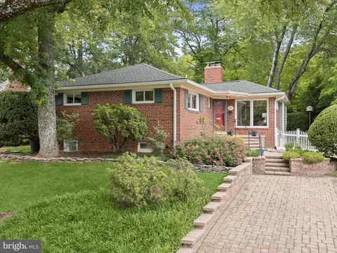 5111 Flanders Ave, Kensington, MD 20895