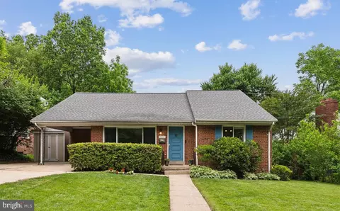 9212 E Parkhill Dr, Bethesda, MD 20814