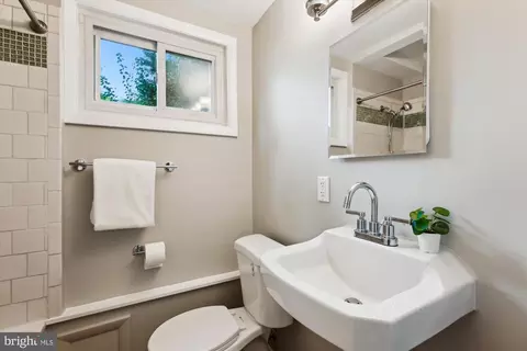 10400 Conover Dr, Silver Spring, MD 20902 photo 24