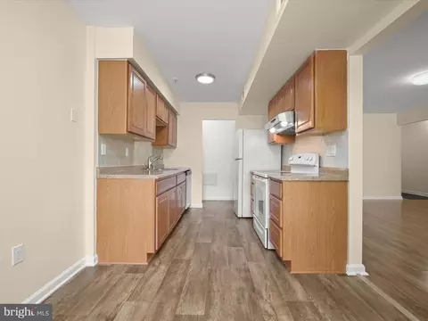 Entry Way - 14909 Cleese Ct #4CD, Silver Spring, MD 20906 photo 1 of 3