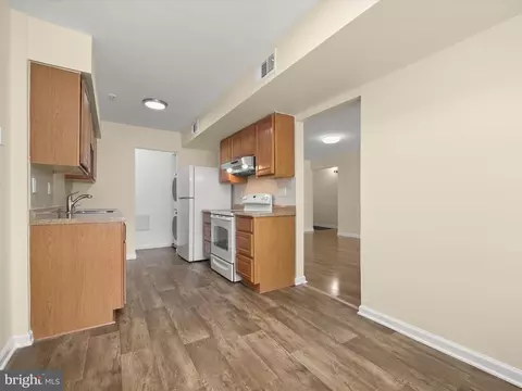 Entry Way - 14909 Cleese Ct #4CD, Silver Spring, MD 20906 photo 3 of 3